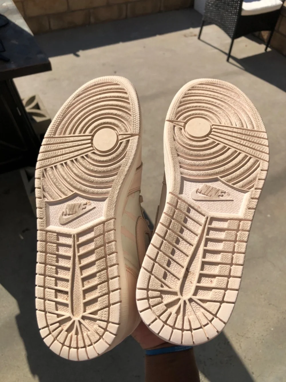 Jordan 1 “Guava Ice” Size 9.5 M